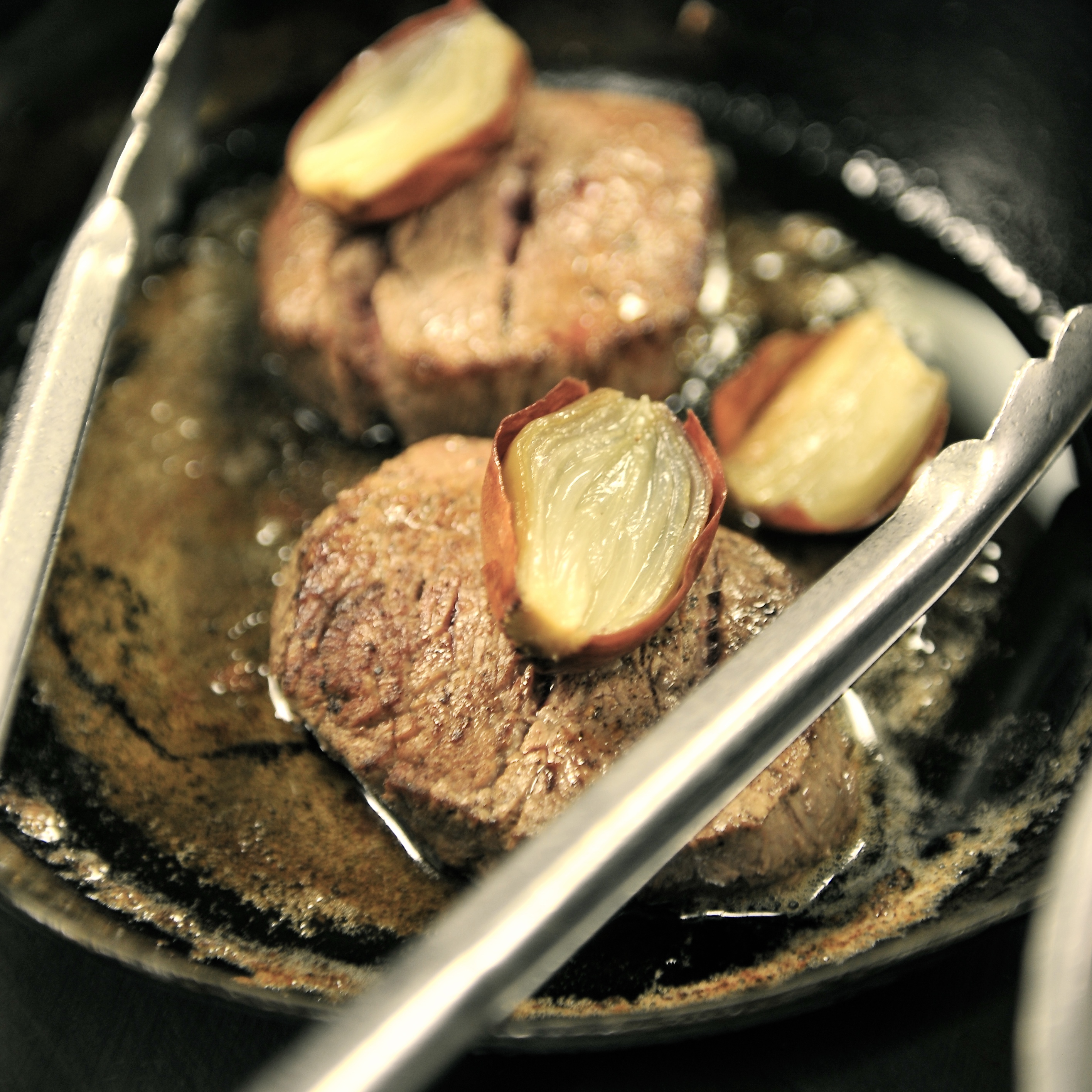 Steak, Rotwein und Schalotten - Bauernladen