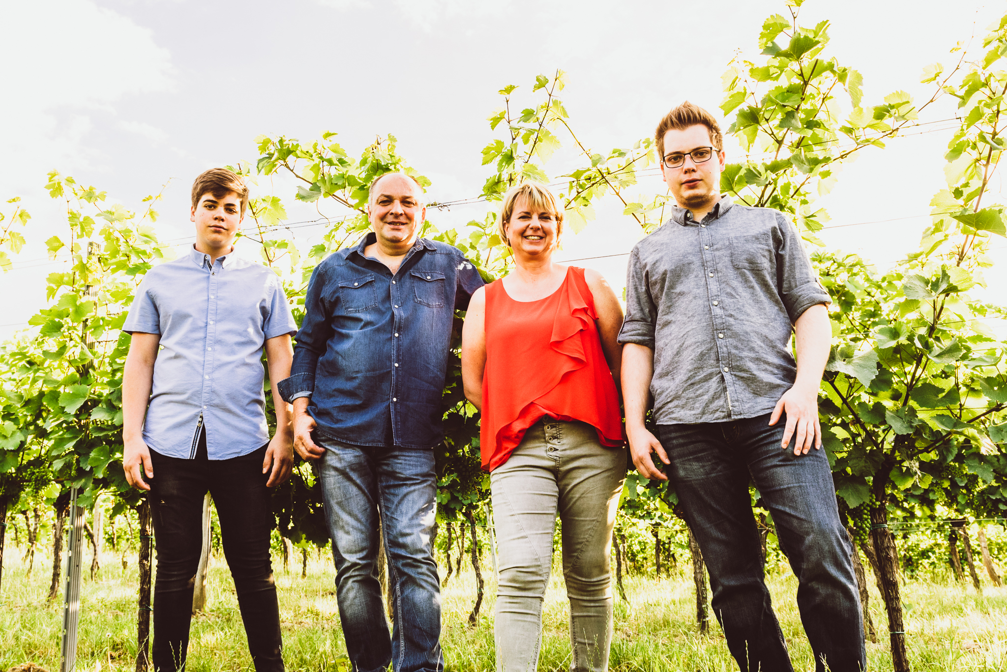 Familie Artner im Weingarten