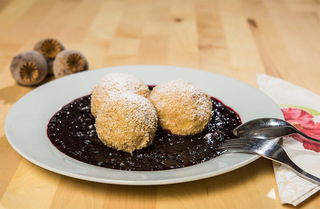 Mohnknödel mit Hollerkoch - Bauernladen