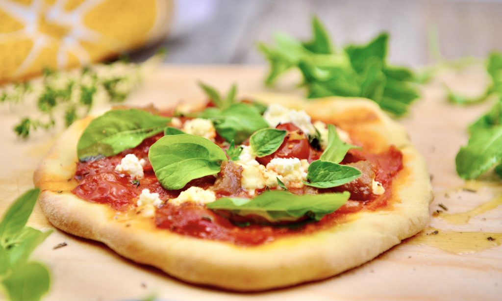 Chutney Pizza with Rocket – Farm Shop