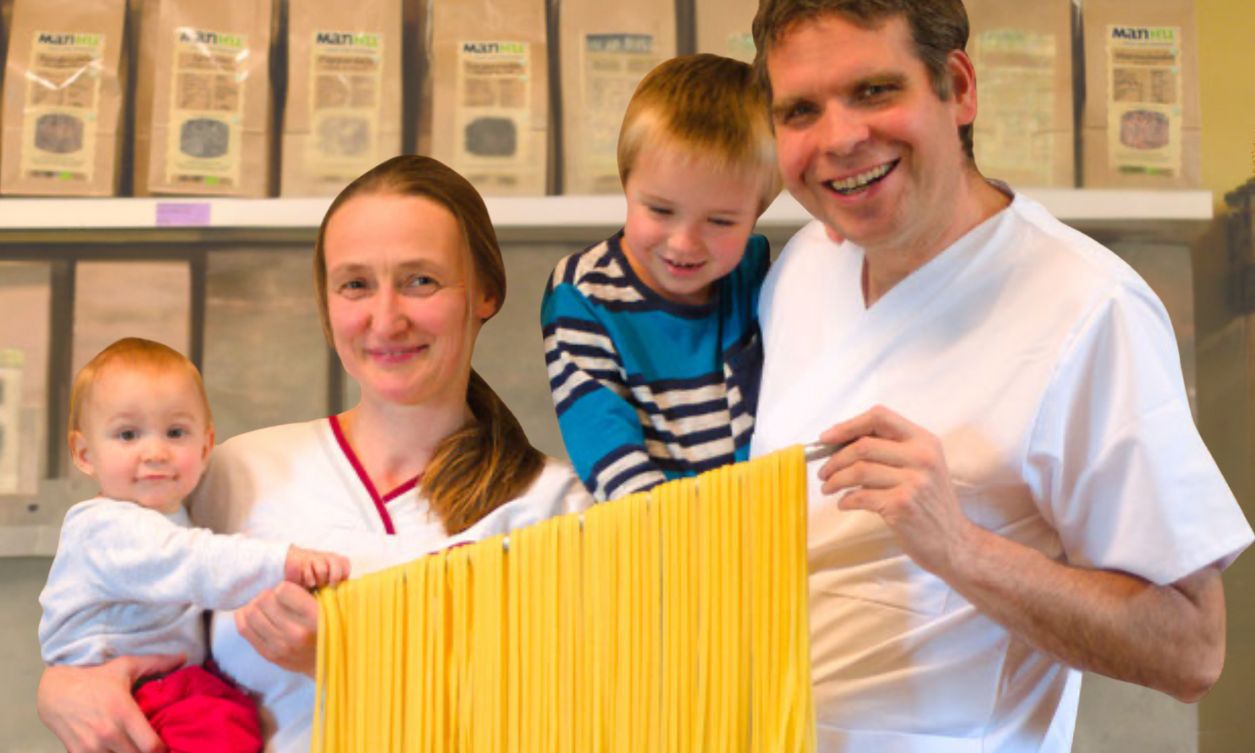 Familie Schäffler mit Spaghetti