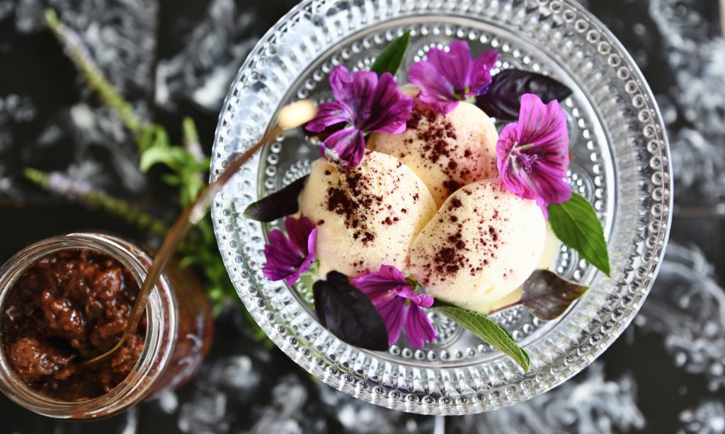 Basilikumeis, Aronia, Zwetschke, Malve